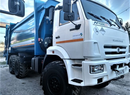 В Волгограде Сарпинский от бытовых отходов вычистит мусоровоз-вездеход